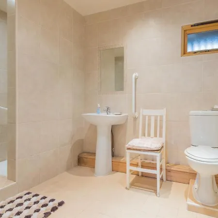 4 Bed In Penrith Oc-sz170
